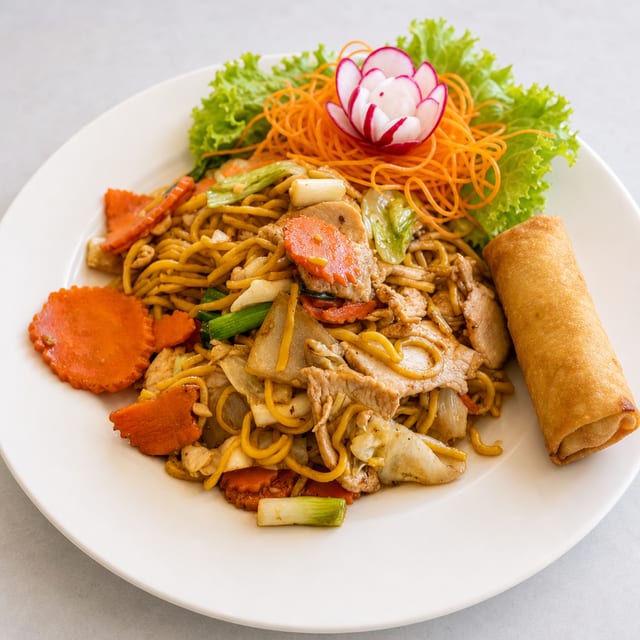 Pad Lo Mein Noodles served with 1 Crispy Veg Roll.
