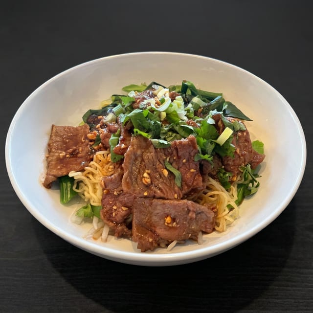 Bamee Hang Moo (Pork).
